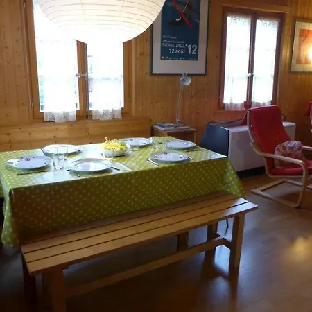 Sleeps 6 Wifi 公寓